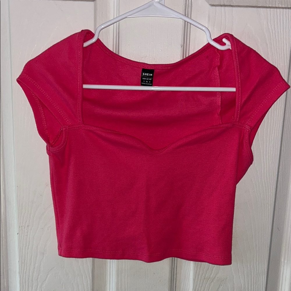 SHEIN Women's Pink Crop Top